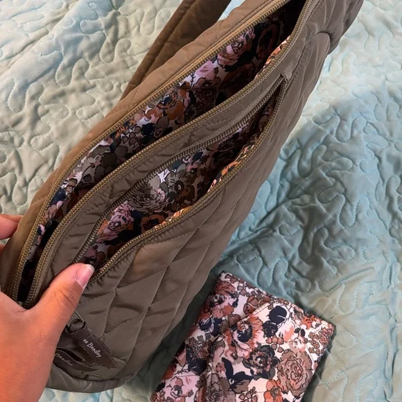 Vera Bradley Quilted green Sling Bag with Floral Wallet - Picture 2 of 4